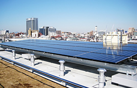 ○○県／○○○系工場　太陽電池容量：8.36kW（SOLAFUL55W×152枚）